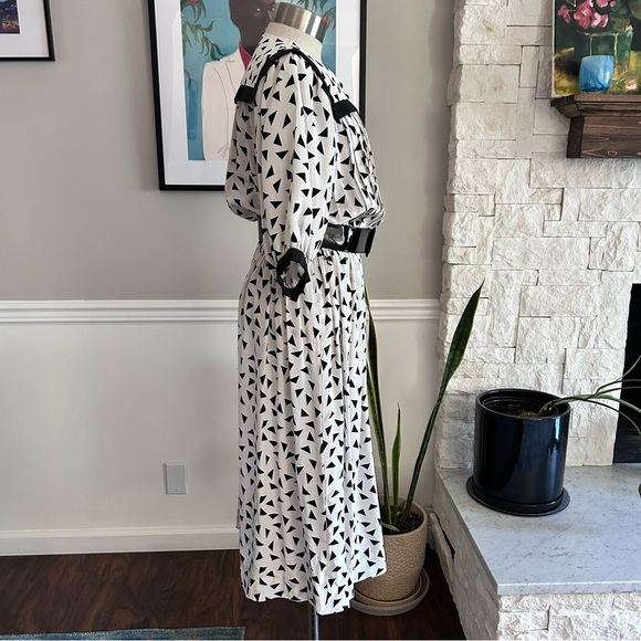 Vintage 80s Black & White Dress Geometric Nipon Boutique 100% Silk Size Medium - Picture 4 of 11